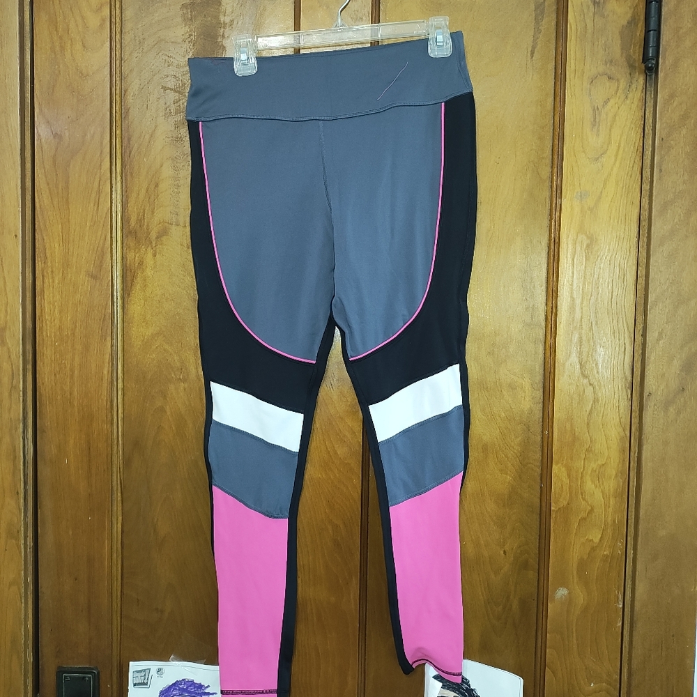 Athletic Set - Picture 13 of 16